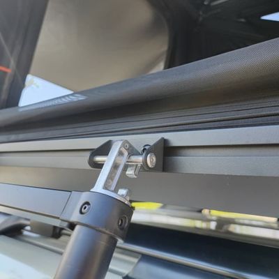 Convenient Z Rooftop Tent 210x131x120cm One Bedroom Aluminium Roof Top Tent