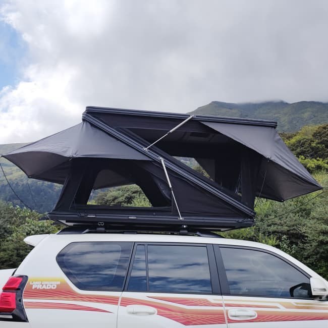 4x4 One Bedroom RTT Roof Top Tent Simple Setup Easy Operation Moisture Proof